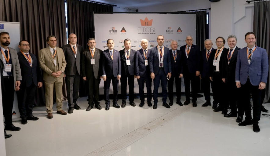 etgb-zirvesi-ve-girisimci-odul-torenine-eso-baskani-kesikbas-katildi